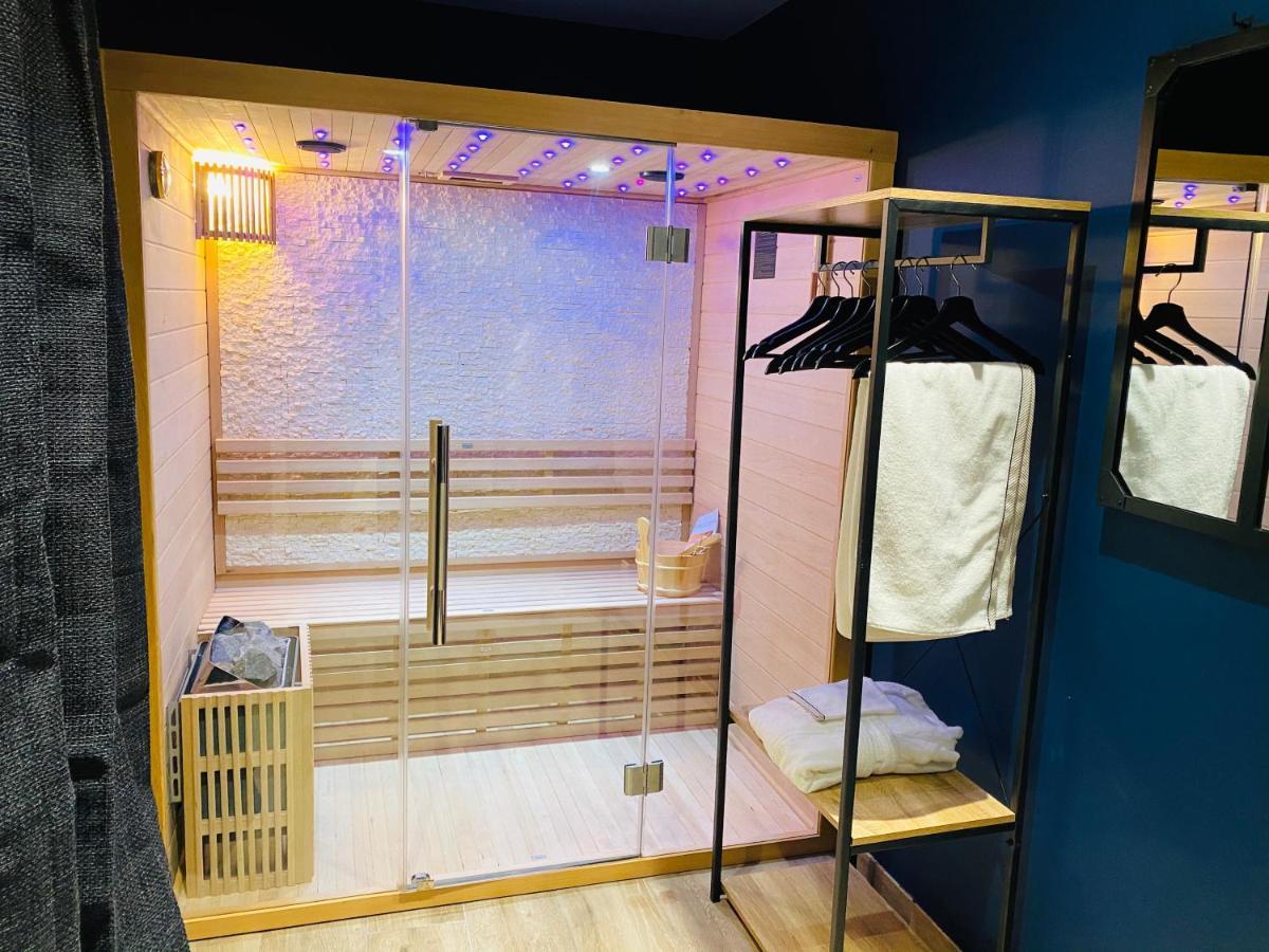 Capsule Temps Suspendu - Balneo, Home Cinema & Billard Valenciennes Exterior photo